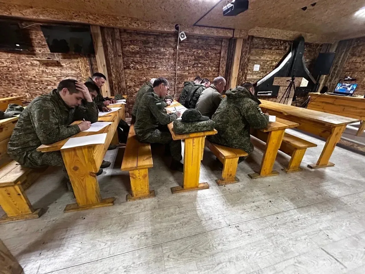 Радий Хабиров поздравил Башкирию с Днем национального костюма