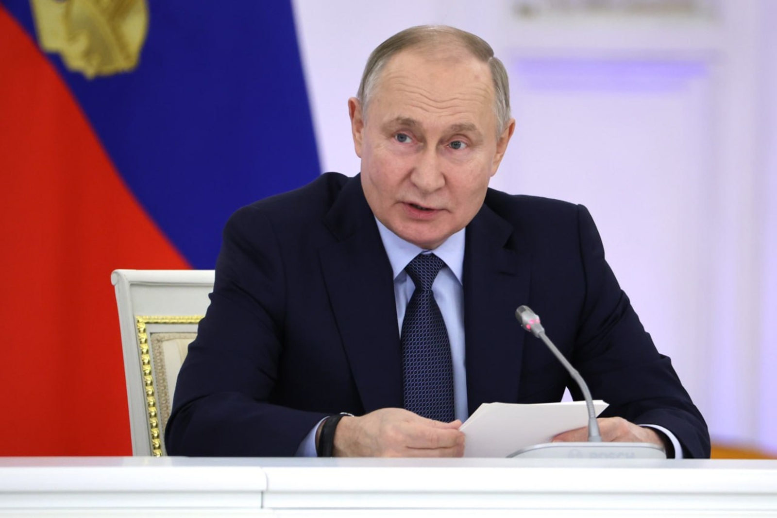 Владимир Путин поздравил с Рождеством и наступающим Новым годом глав зарубежных государств и правительств