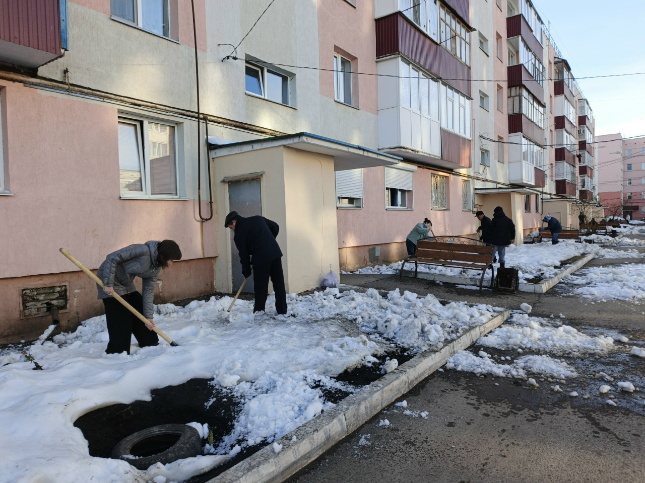 Жители Башкирии присоединились к экоакции «День чистых дворов и добрых соседей»