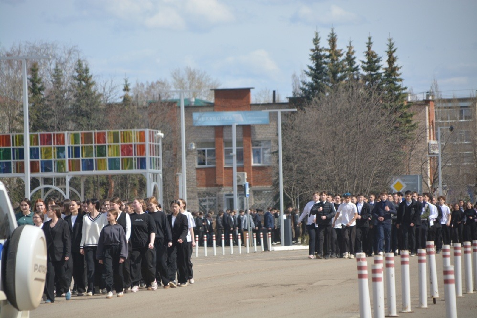 Ильдар Шарипов  В Янауле школьники приступили к репетициям Парада Победы-2026