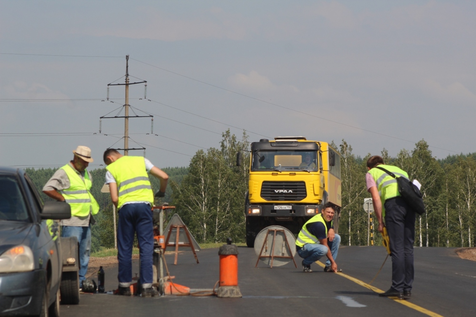 В Янаульском районе ведется ремонт дороги до Верхних Татышлов