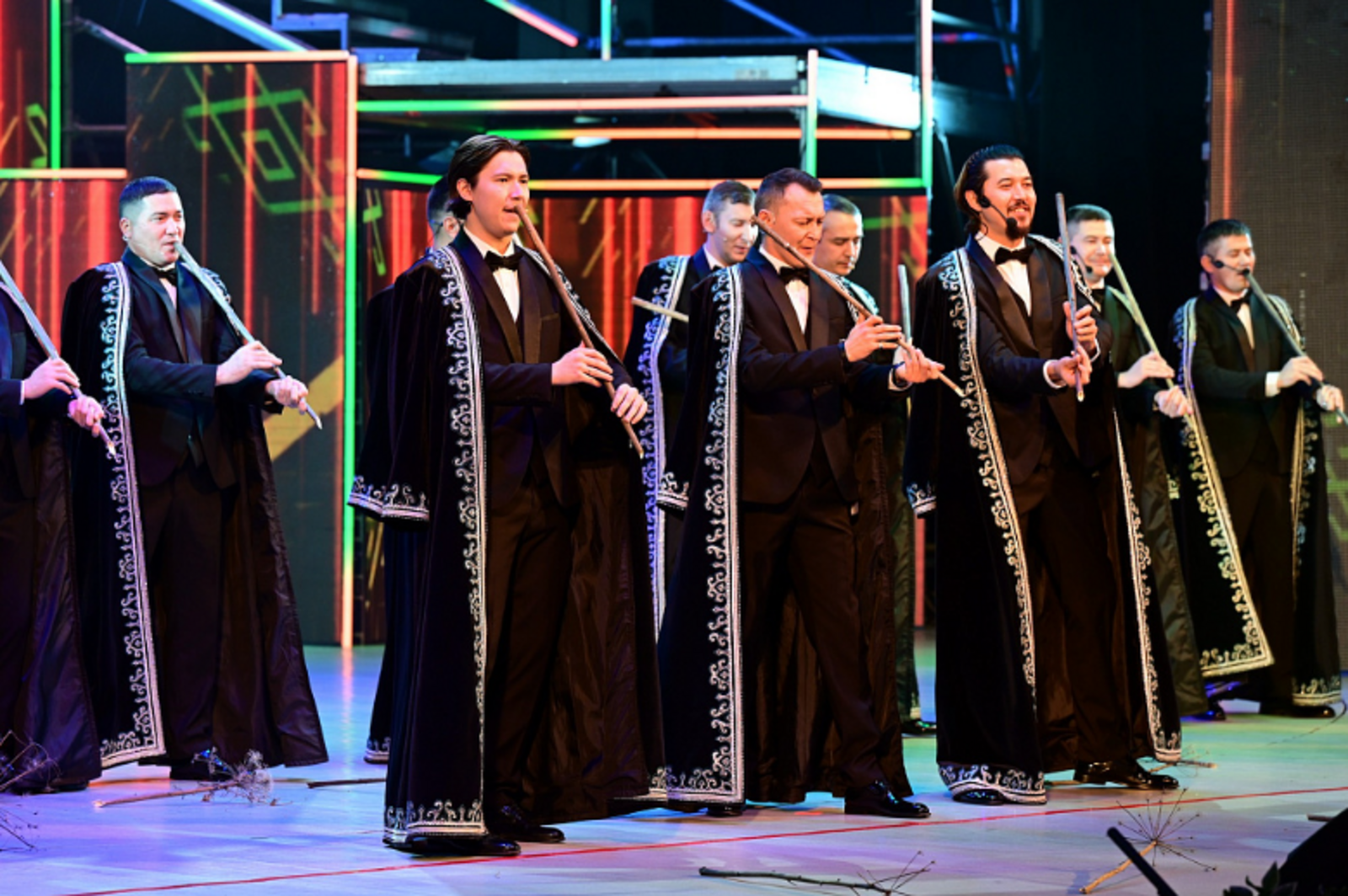 сайт "Глава Республики Башкортостан" Радий Хабиров посетил концерт ансамбля кураистов Башкортостана