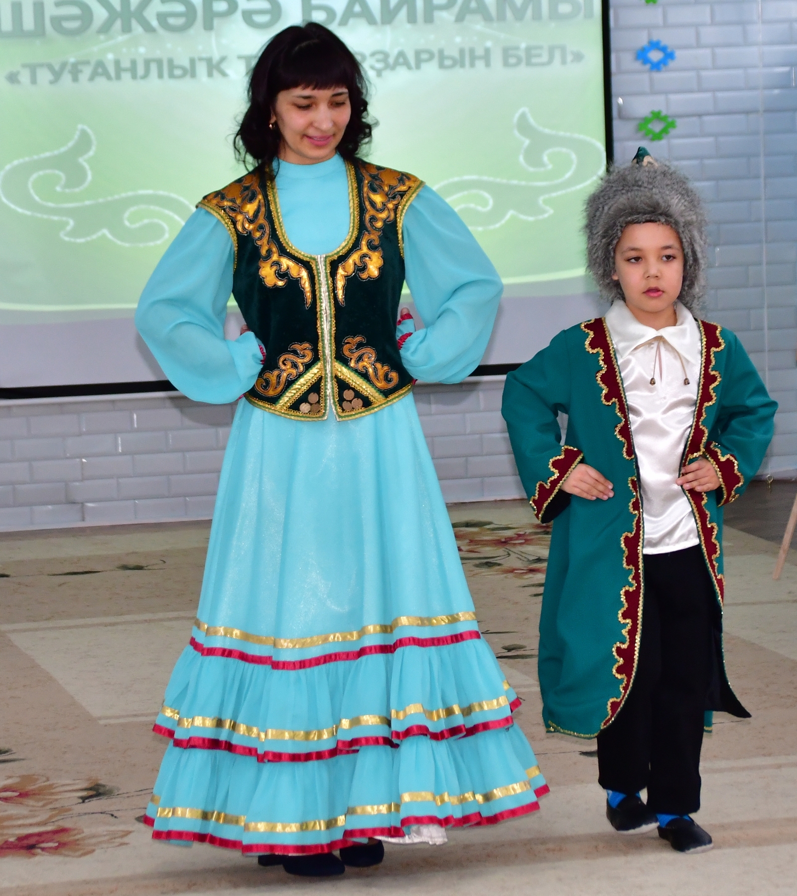 Жителей Башкирии приглашают принять участие в фотоконкурсе «Мама и дети в национальных костюмах»