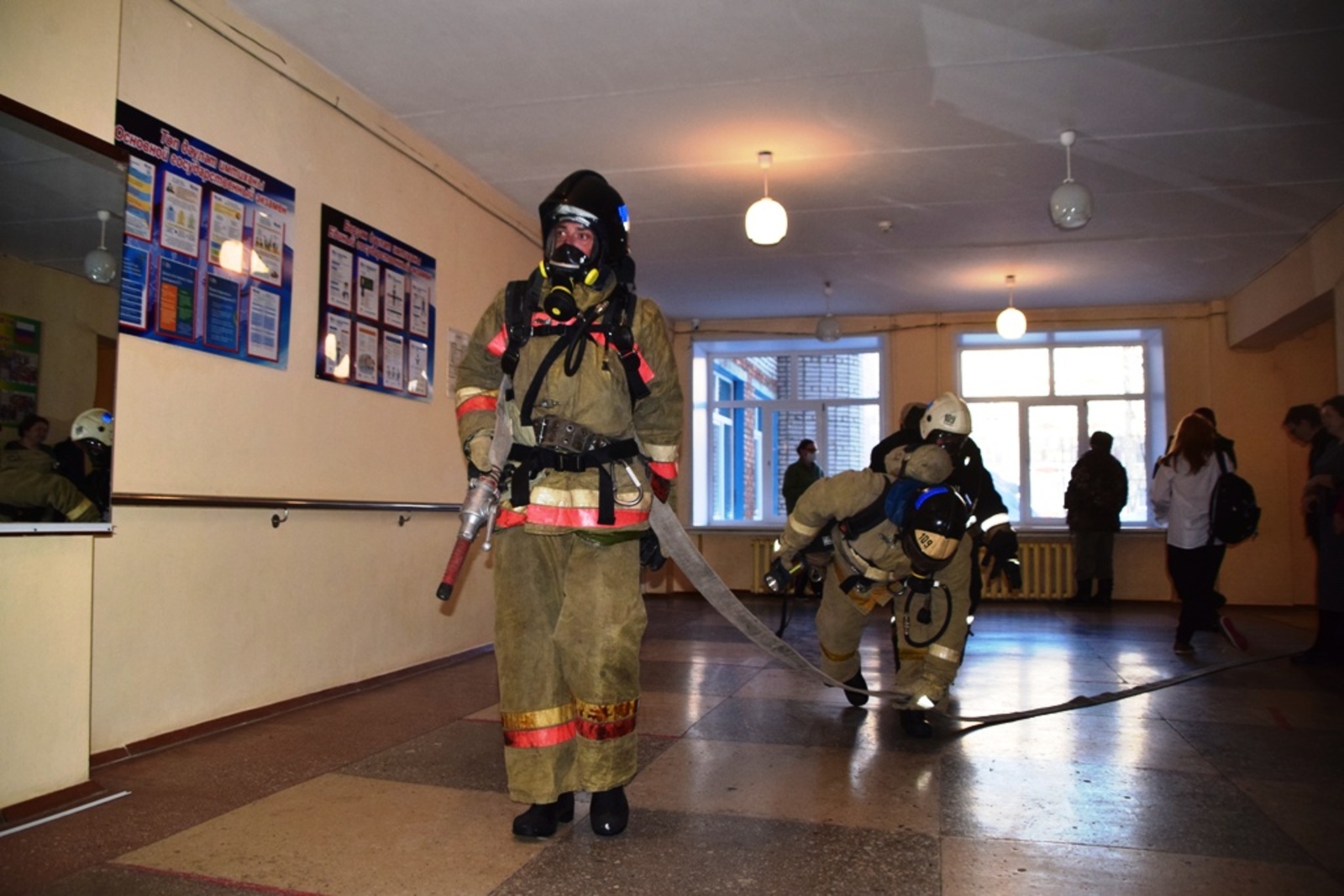 В башкирском Янауле прошли пожарно-тактические учения в школе
