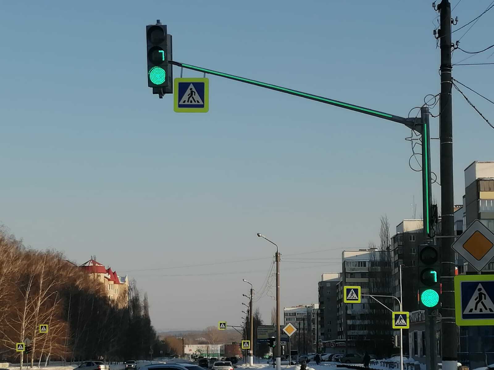 А в башкирском Салавате установлен современный светофор