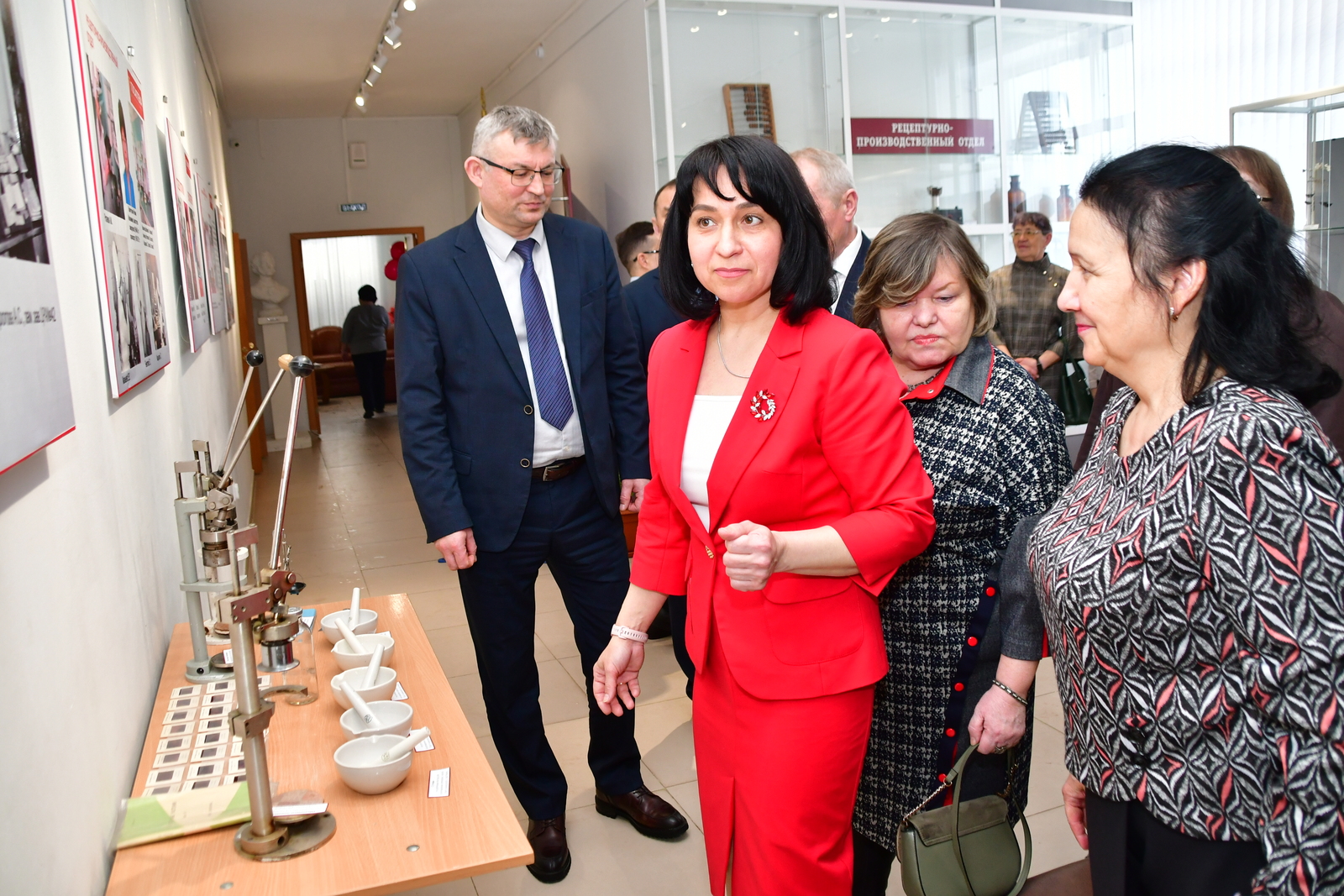 Есть первые сто лет!