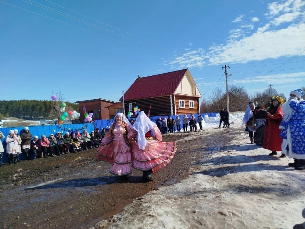 Дед Мороз задержался в Янаульском Нижнем Чате
