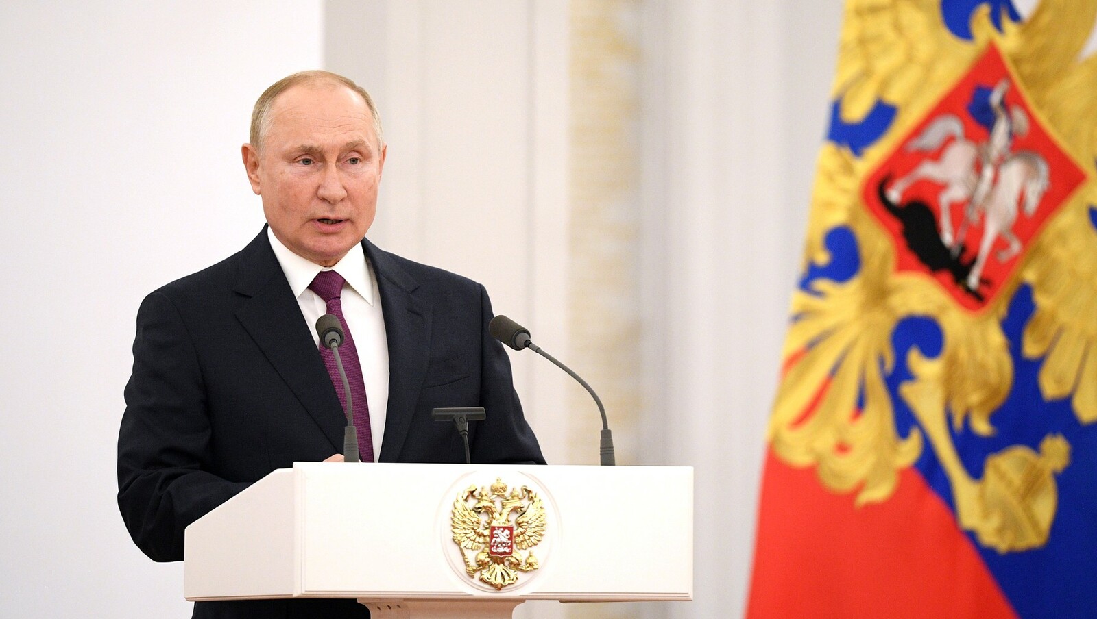 Владимир Путин поздравил депутатов Госдумы нового созыва с началом работы