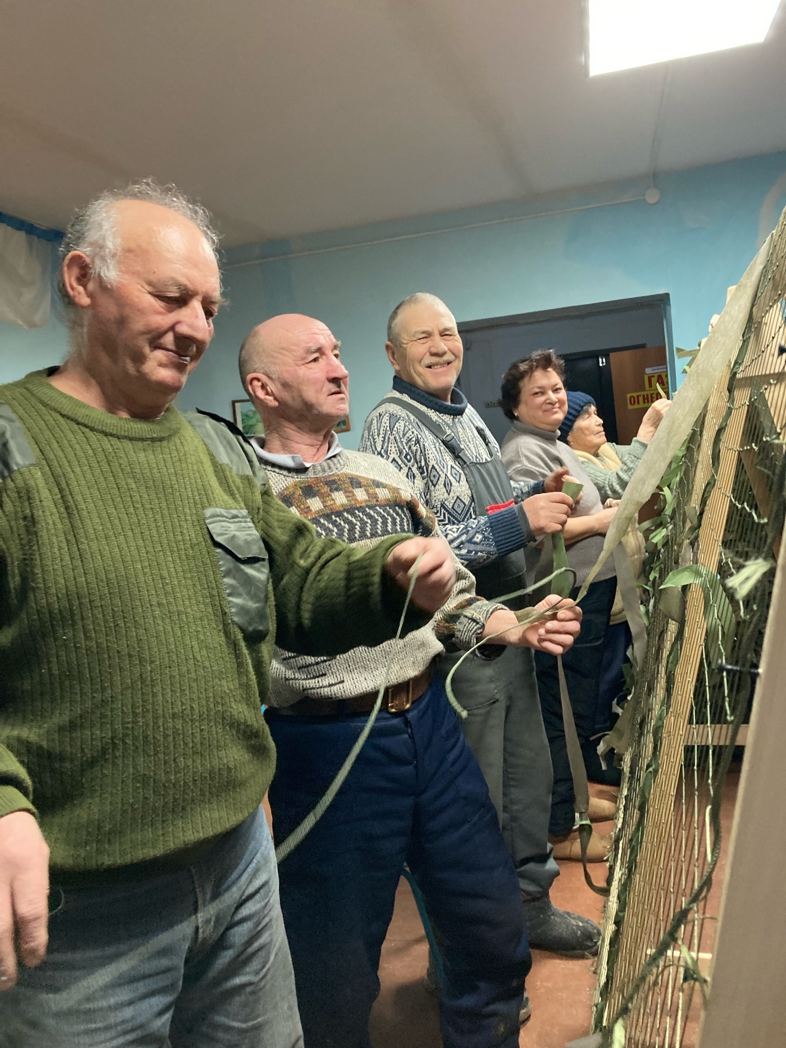 Мужчины в строю!