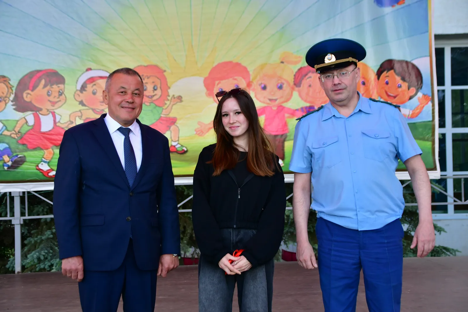На северо-западе Башкирии вручили ключи от новых квартир детям-сиротам
