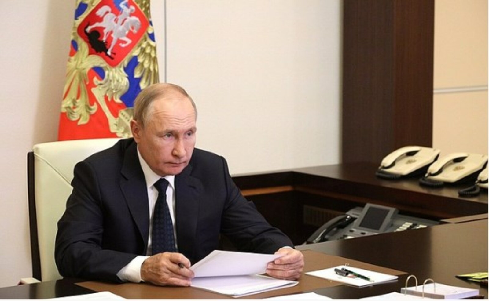 Владимир Путине провел совещание о ликвидации природных пожаров