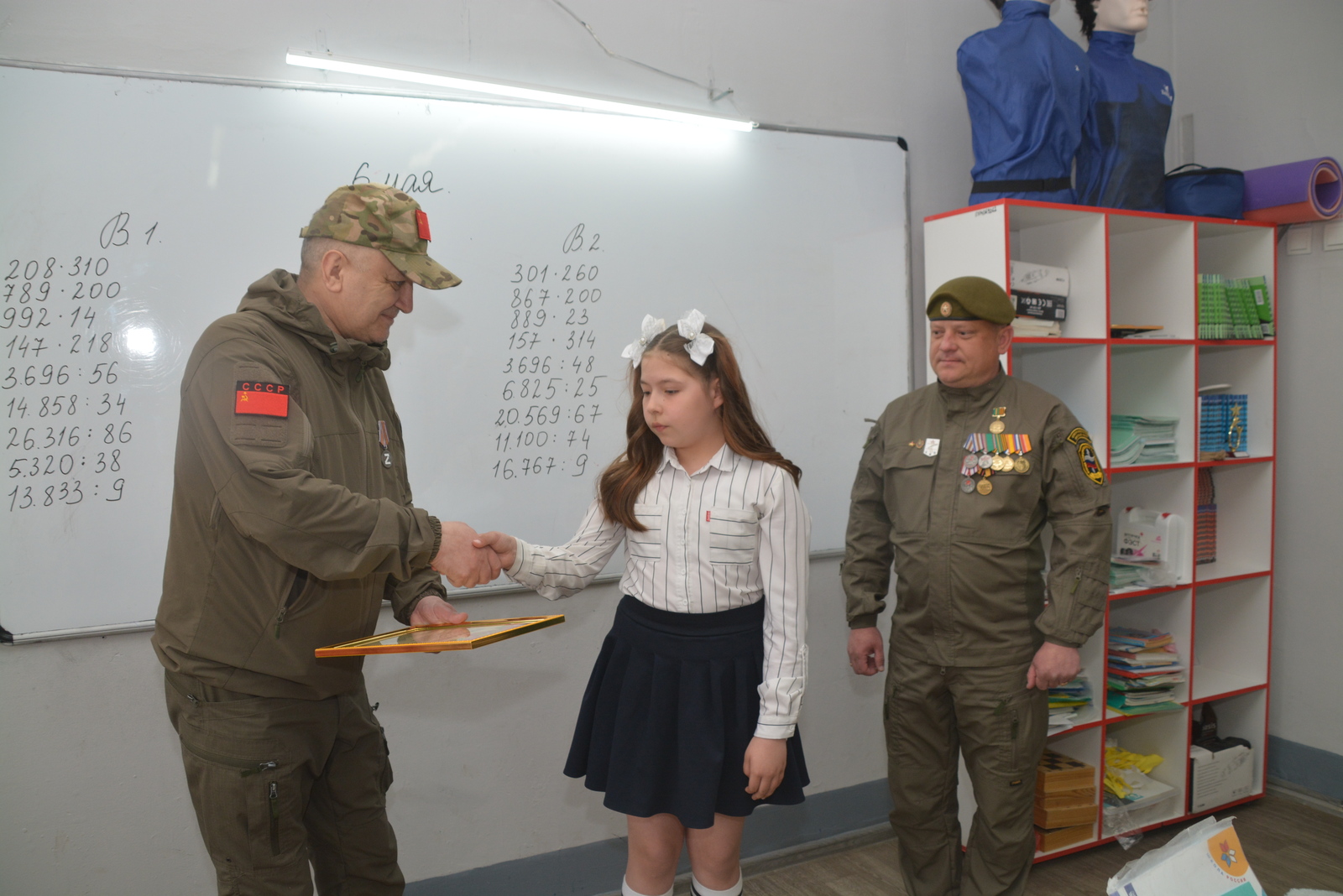 10-летняя школьница из Янаула помогает участникам СВО