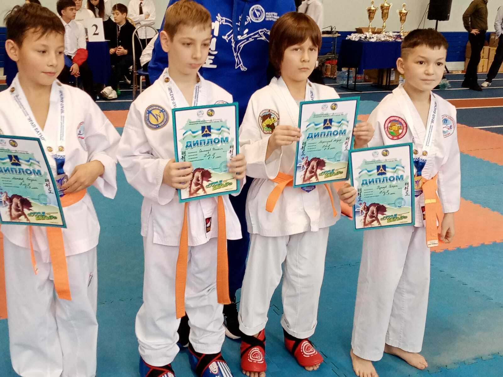 Янаульские тхэквондисты завоевали 18 медалей на межрегиональном турнире