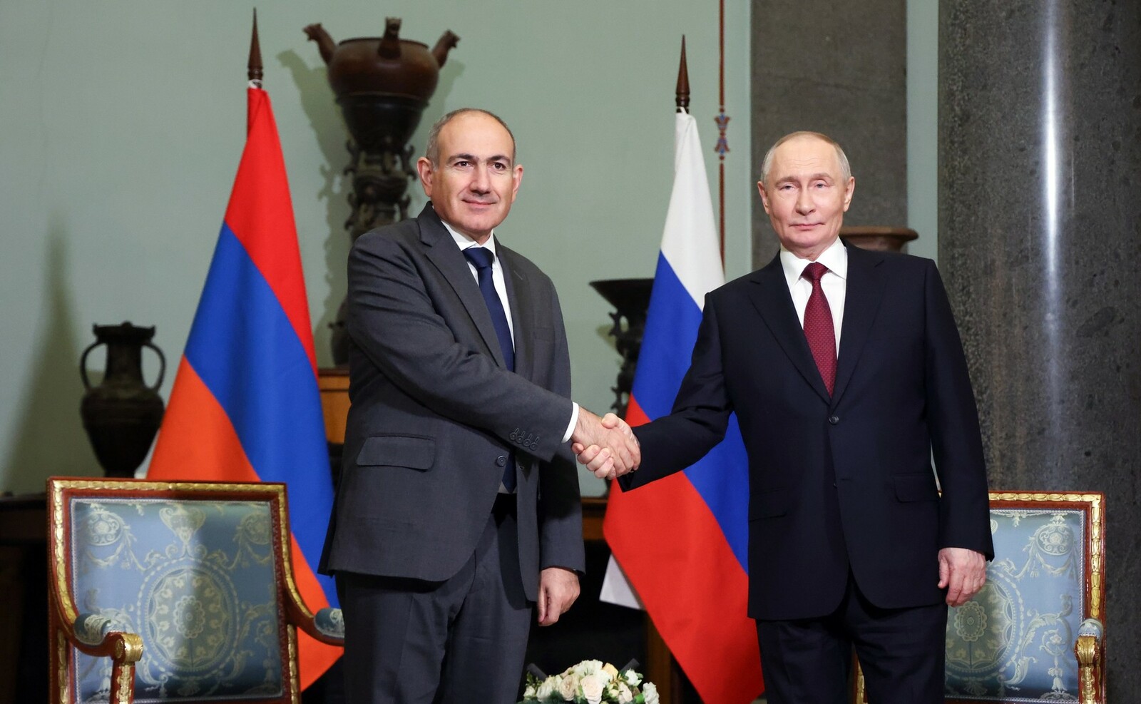 Владимир Путин встретился с премьер-министром Армении Николом Пашиняном