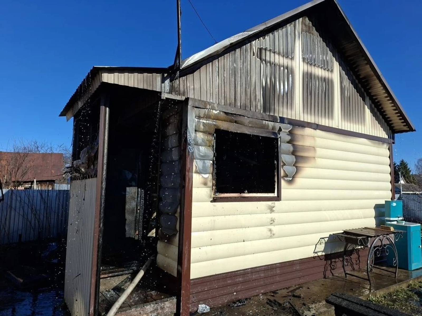 В селе Карманово в результате пожара значительно пострадала баня местных жителей