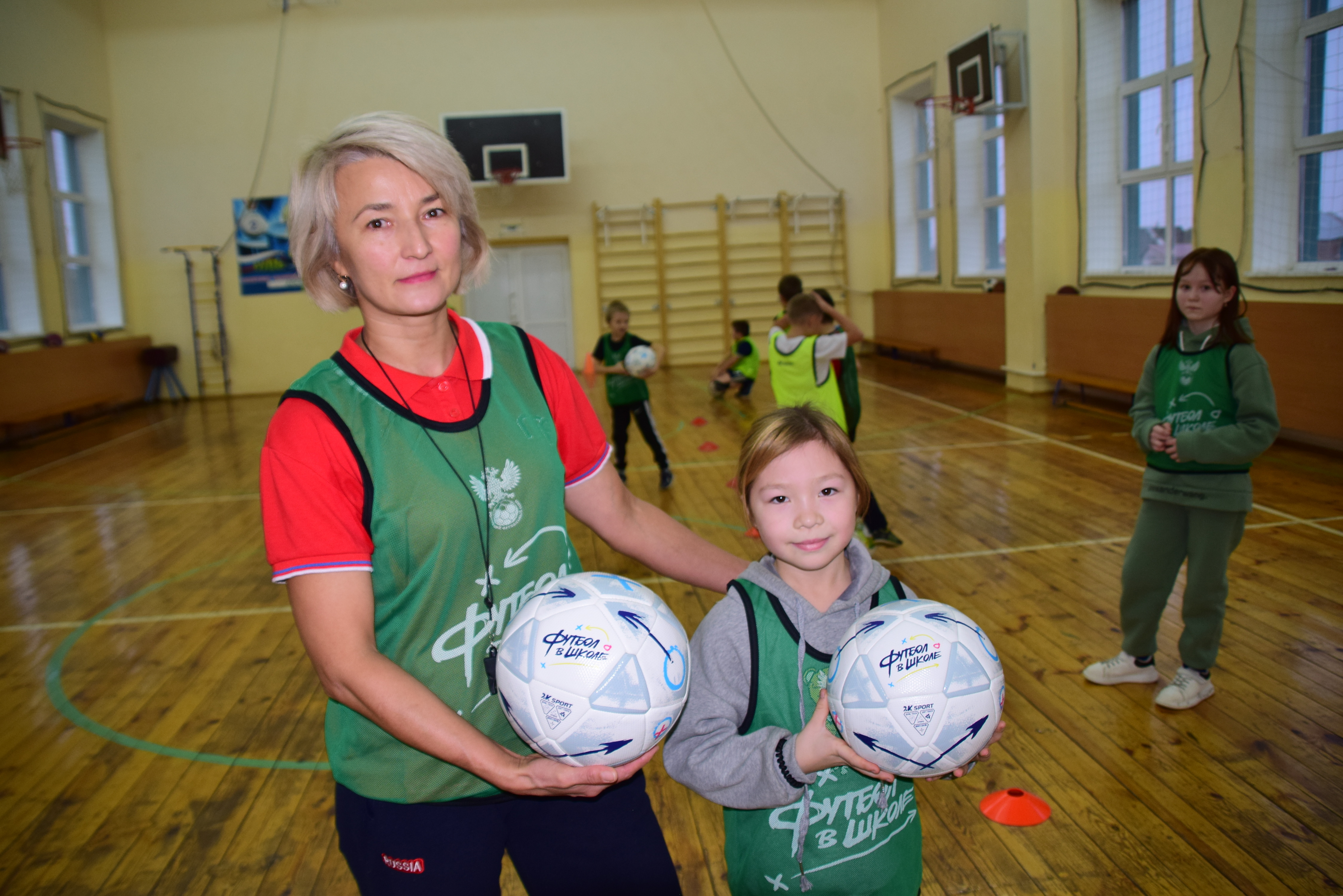 В янаульских школах идет реализация спортивного проекта "Футбол в школе"