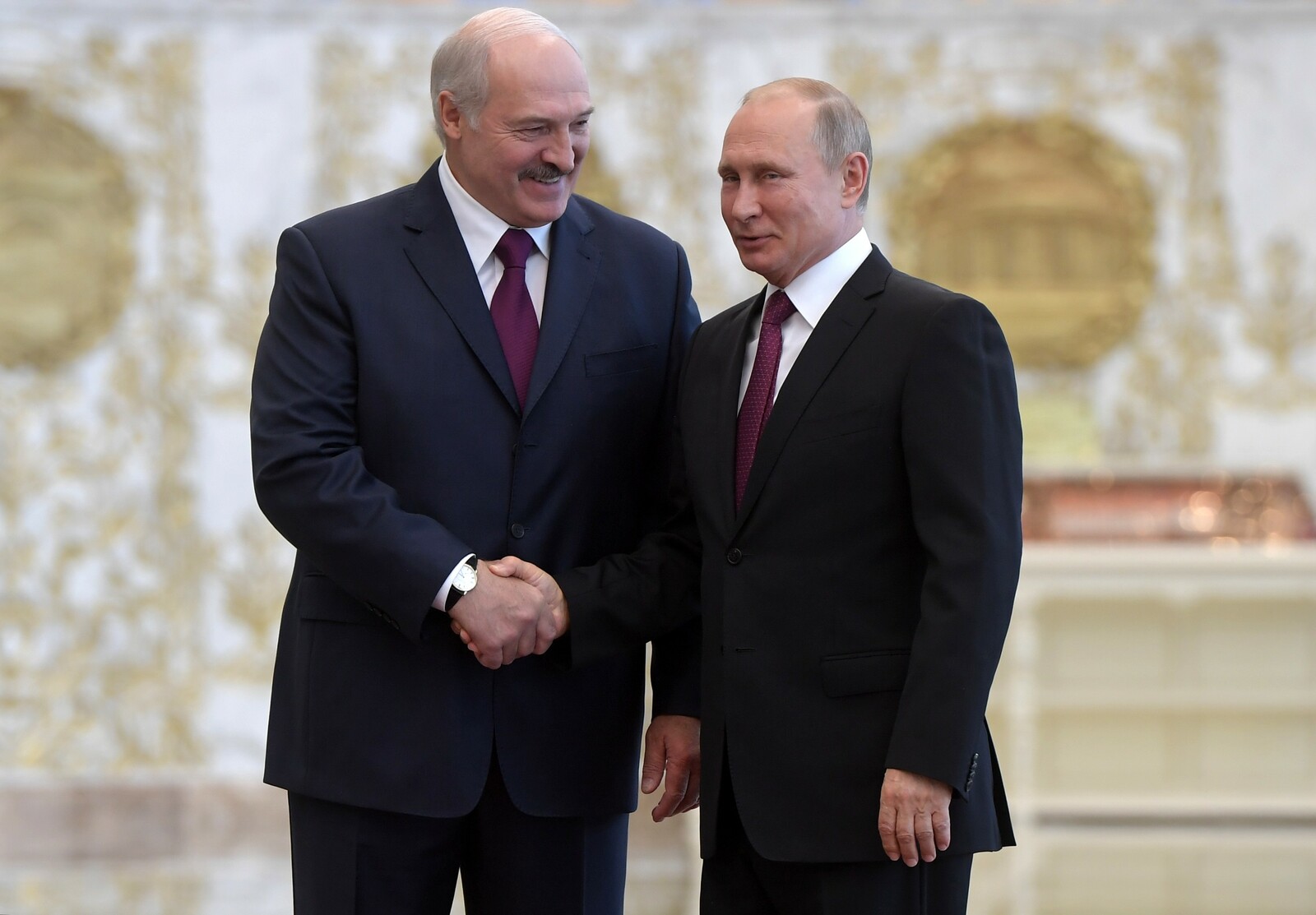 Владимир Путин поздравил Александра Лукашенко