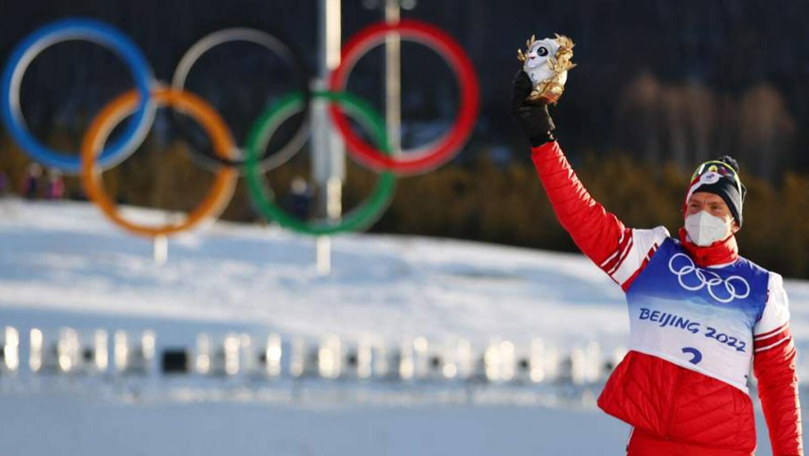 Путин поздравил Большунова с победой в соревнованиях по скиатлону на ОИ