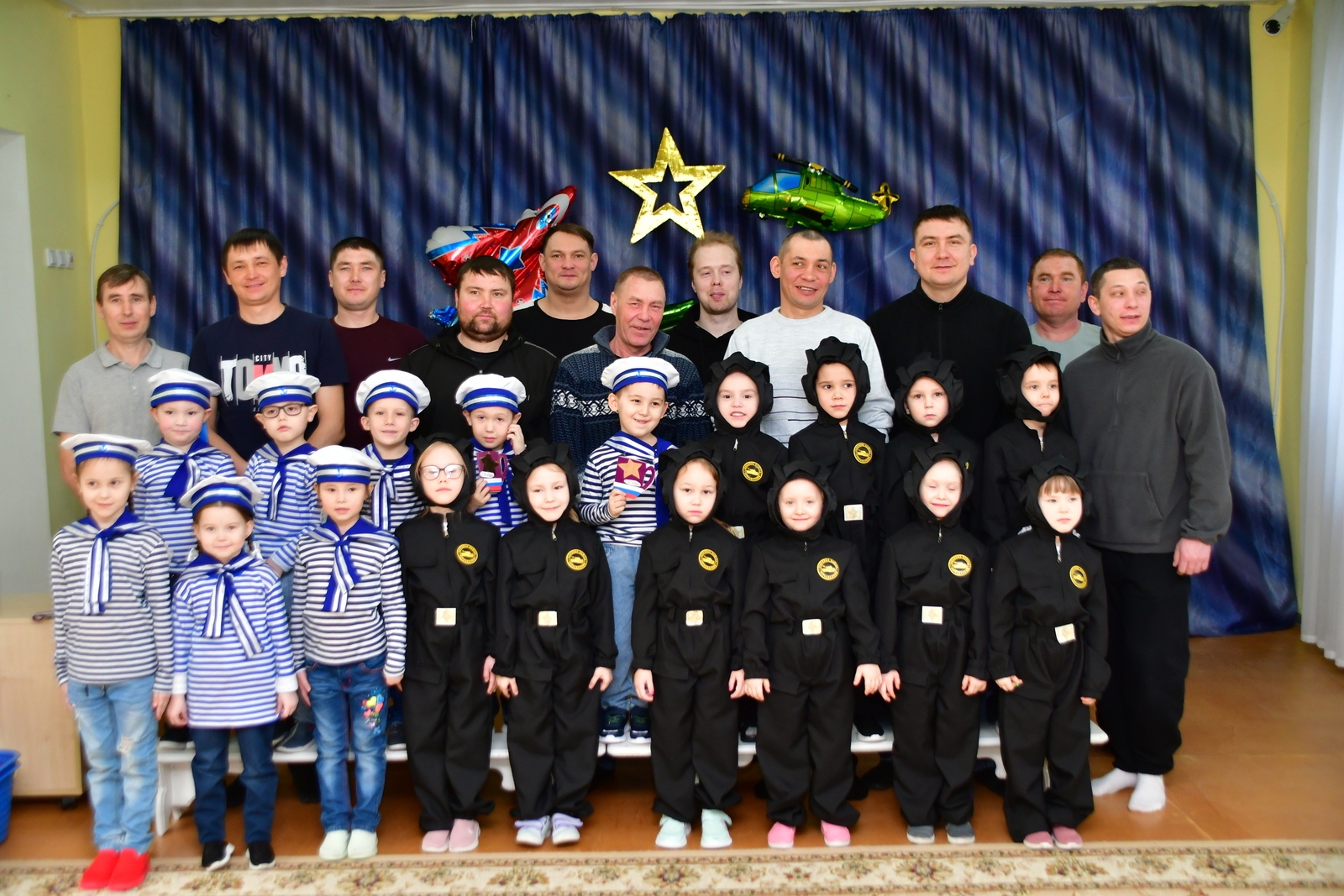 Дети и папы играли в «Зарницу»