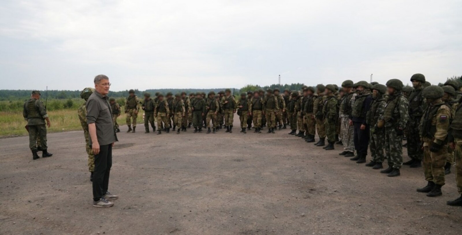 Радий Хабиров посетил место боевого слаживания батальона имени Александра Доставалова