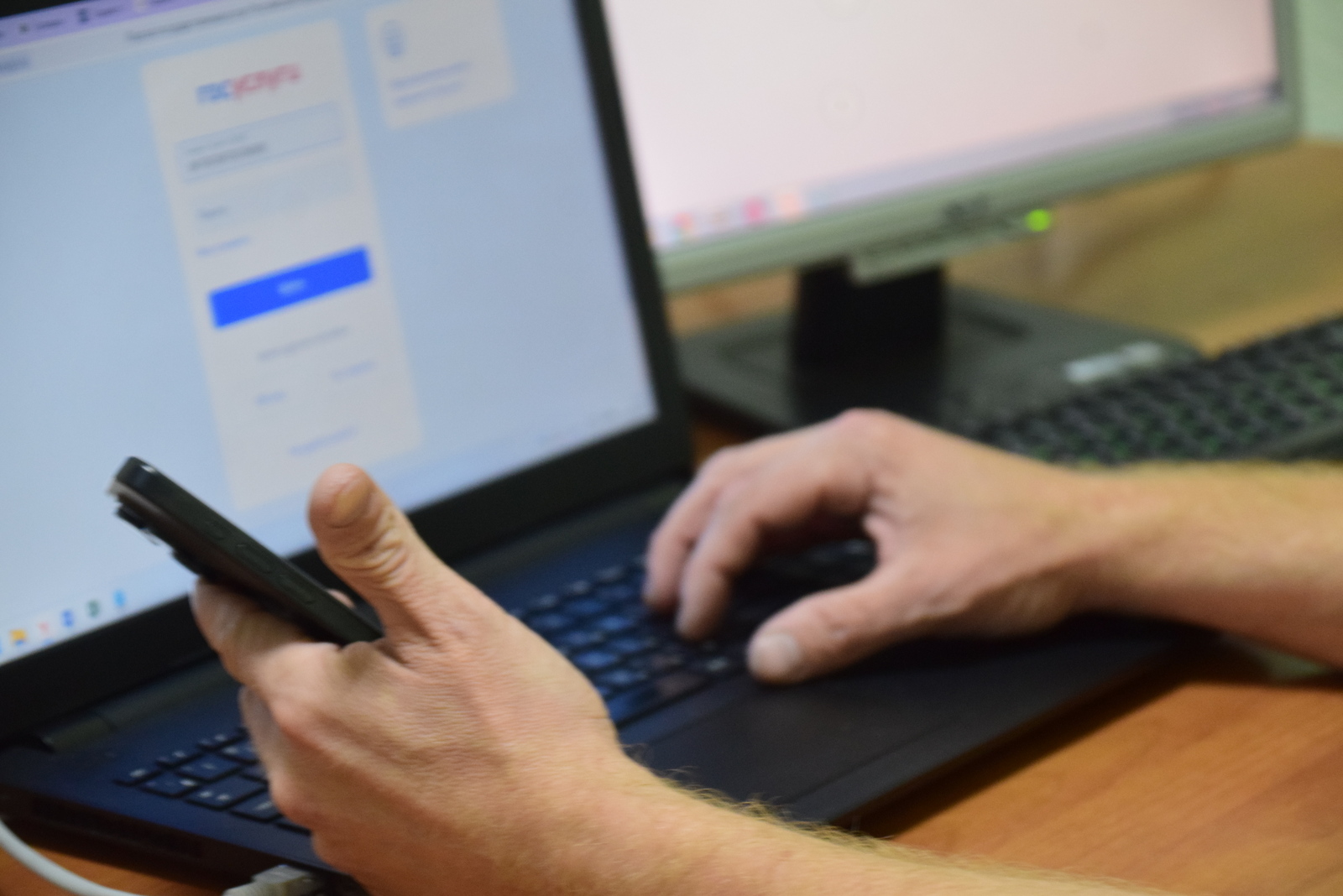 Уфимец стал жертвой мошенников, копировавших голос его подчиненного