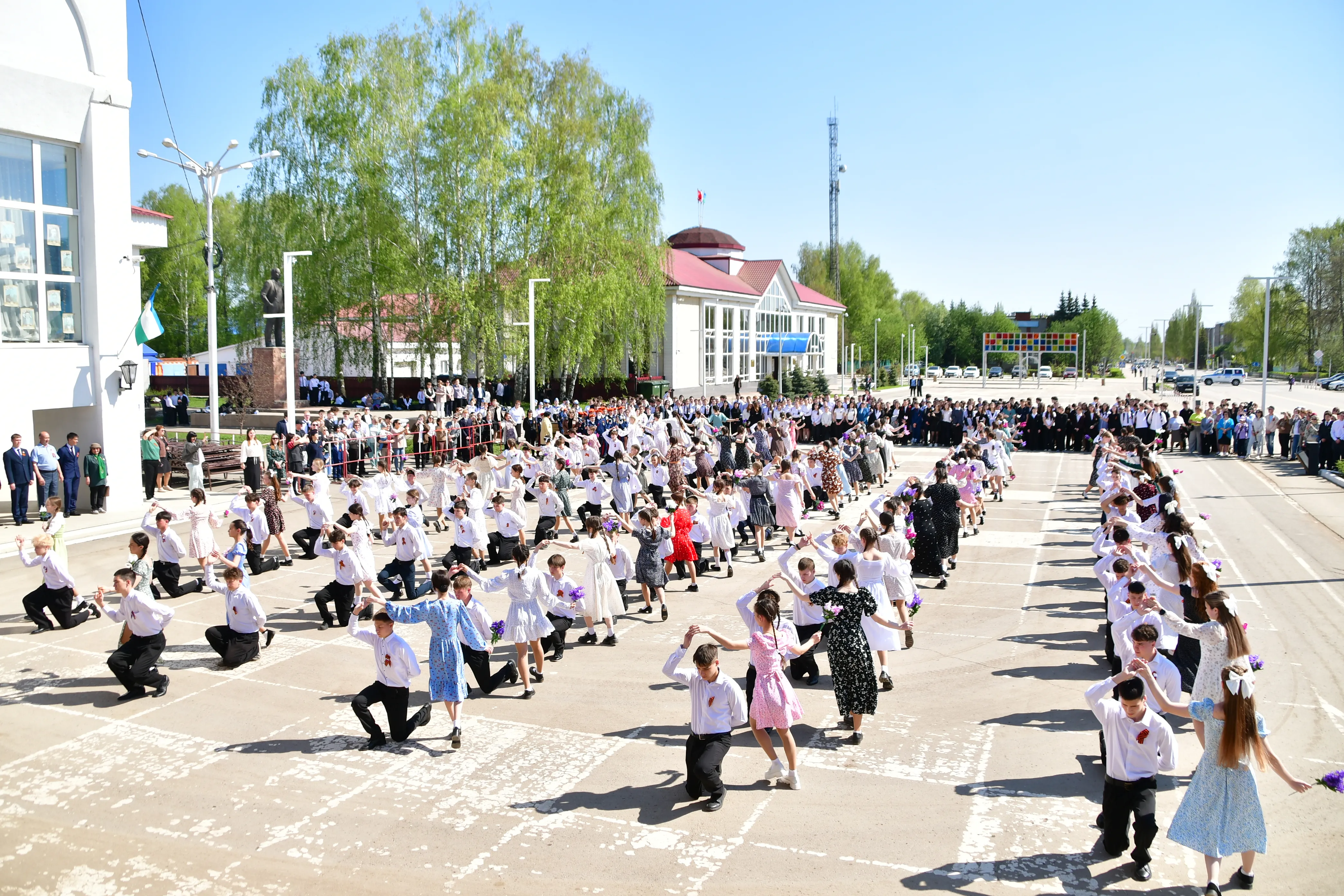 В Янауле правнуки победителей присоединились к акции «Светлой памяти...»