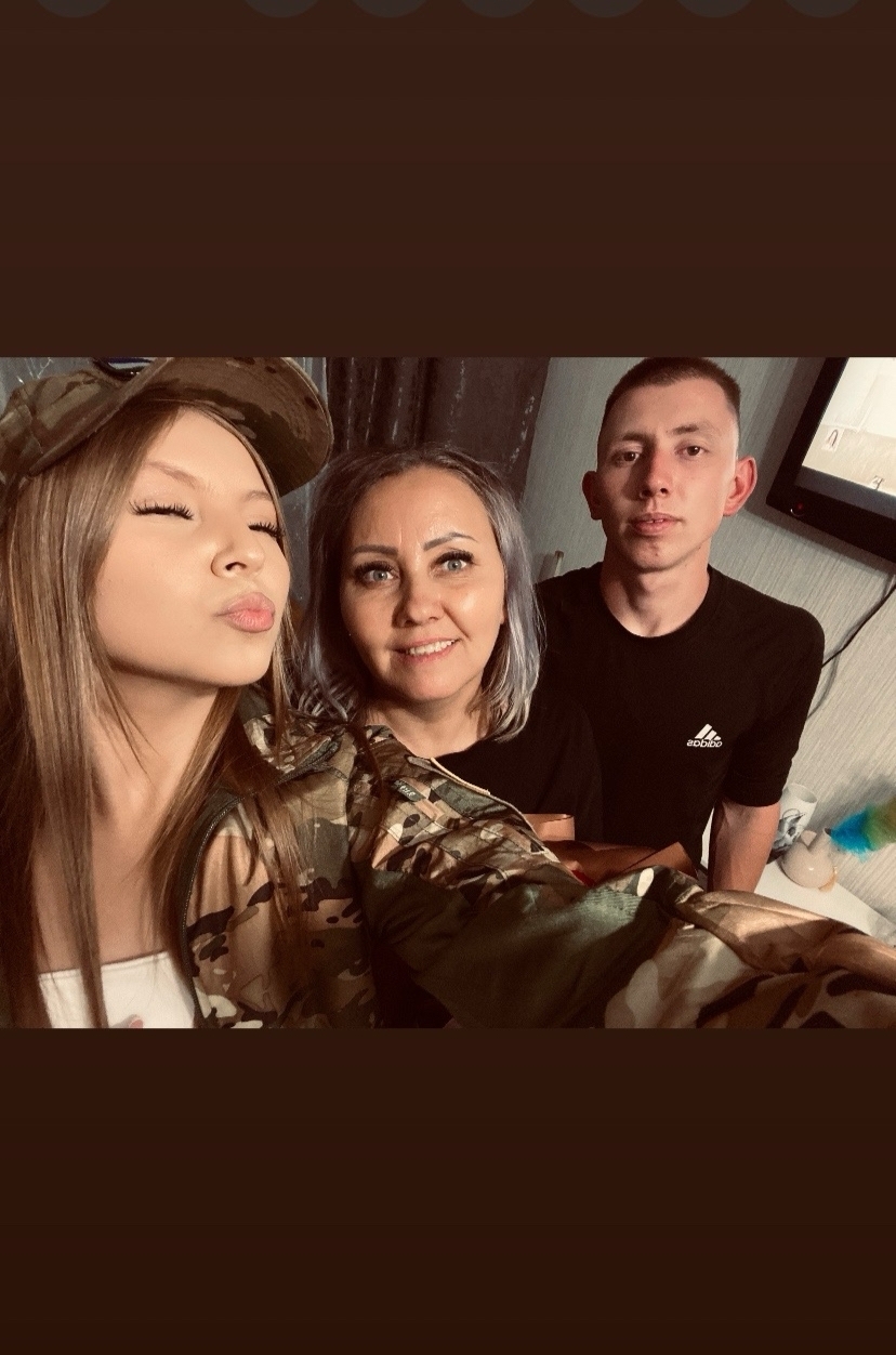 Обещаем всегда поддерживать тебя, как ты поддержала нас