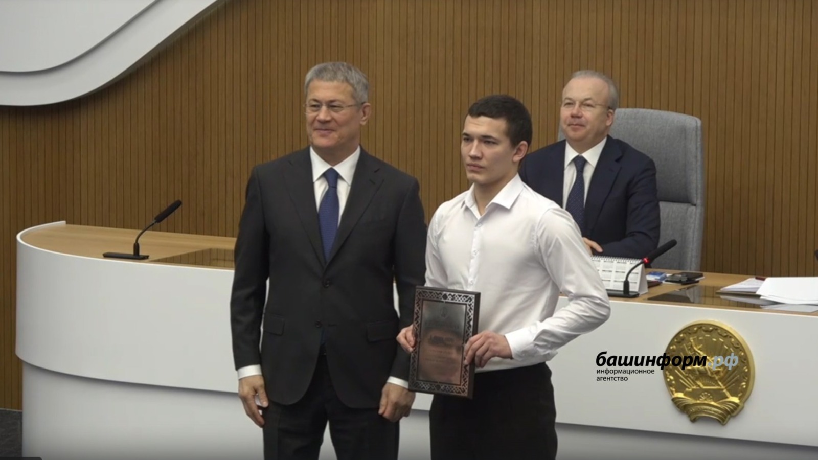 Радий Хабиров вручил сертификаты участникам программы «Сельский тренер»