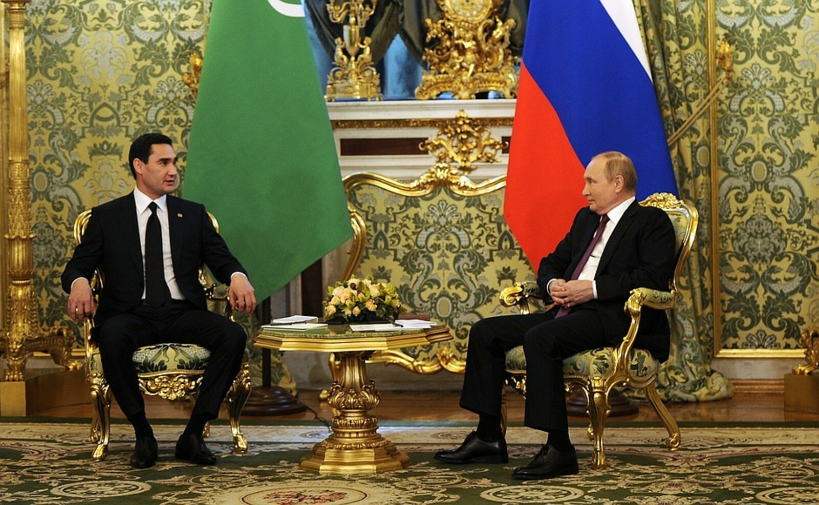 Путин и Бердымухамедов подписали декларацию об углублении партнерства РФ и Туркмении