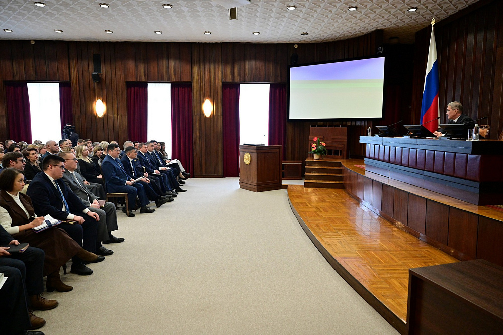 glavarb.ru Радий Хабиров провел встречу с директорами школ Башкирии