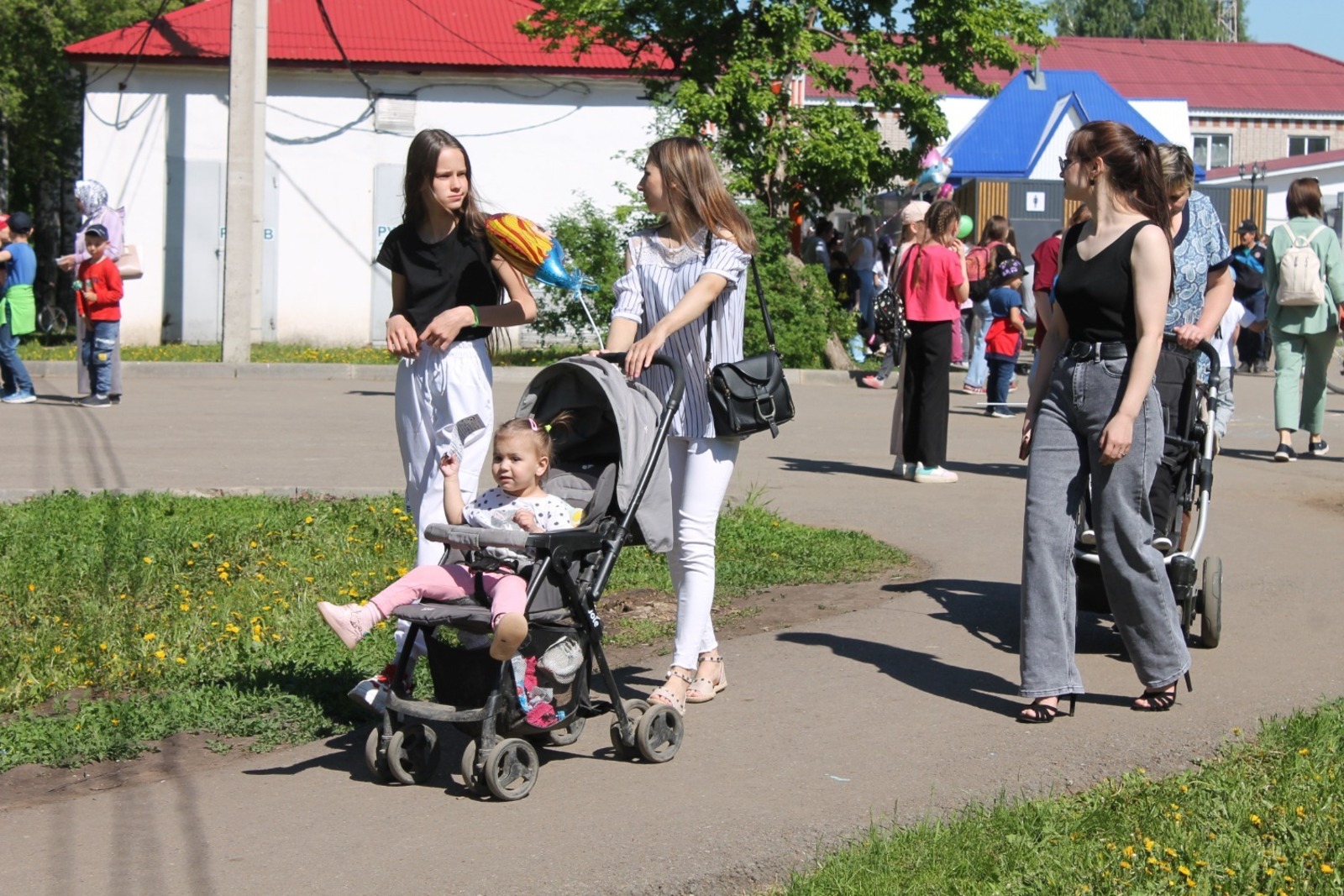 Правительство РФ выделило дополнительные деньги многодетным семьям