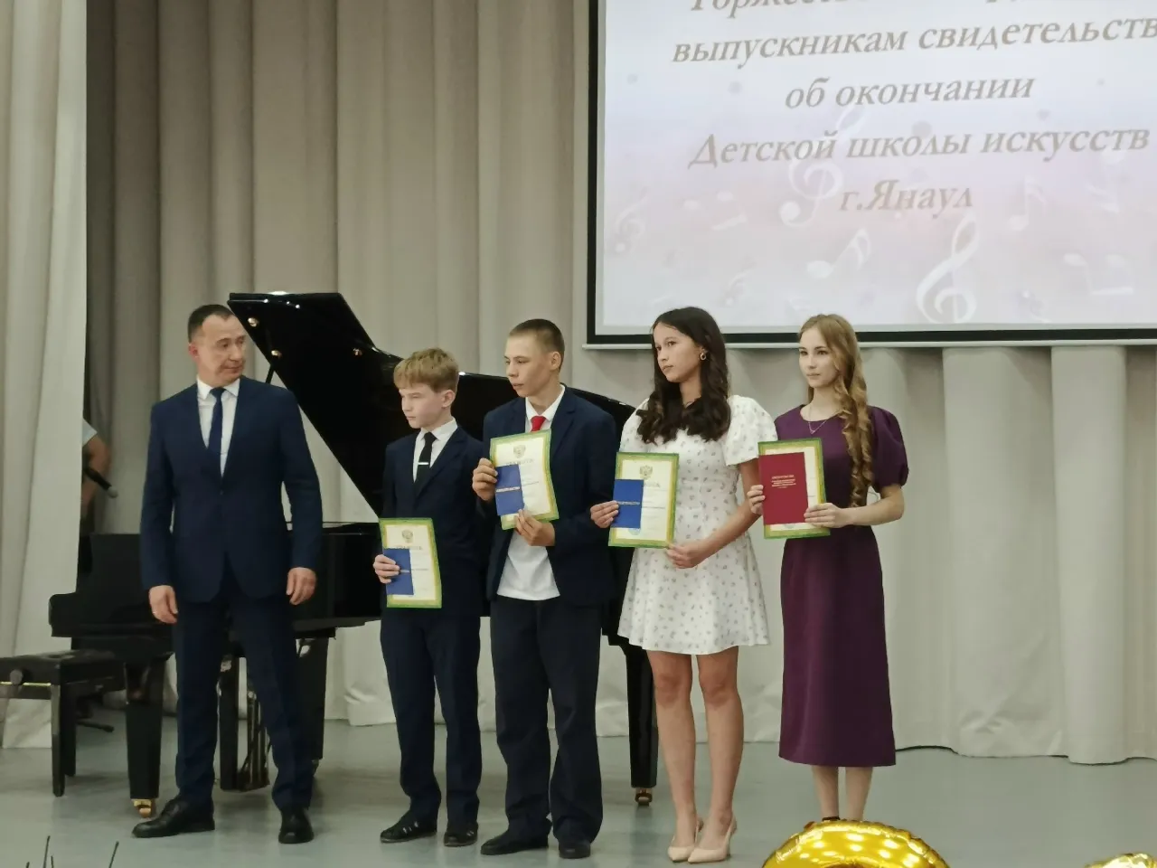 На севере Башкирии юным талантам вручили заветные свидетельства