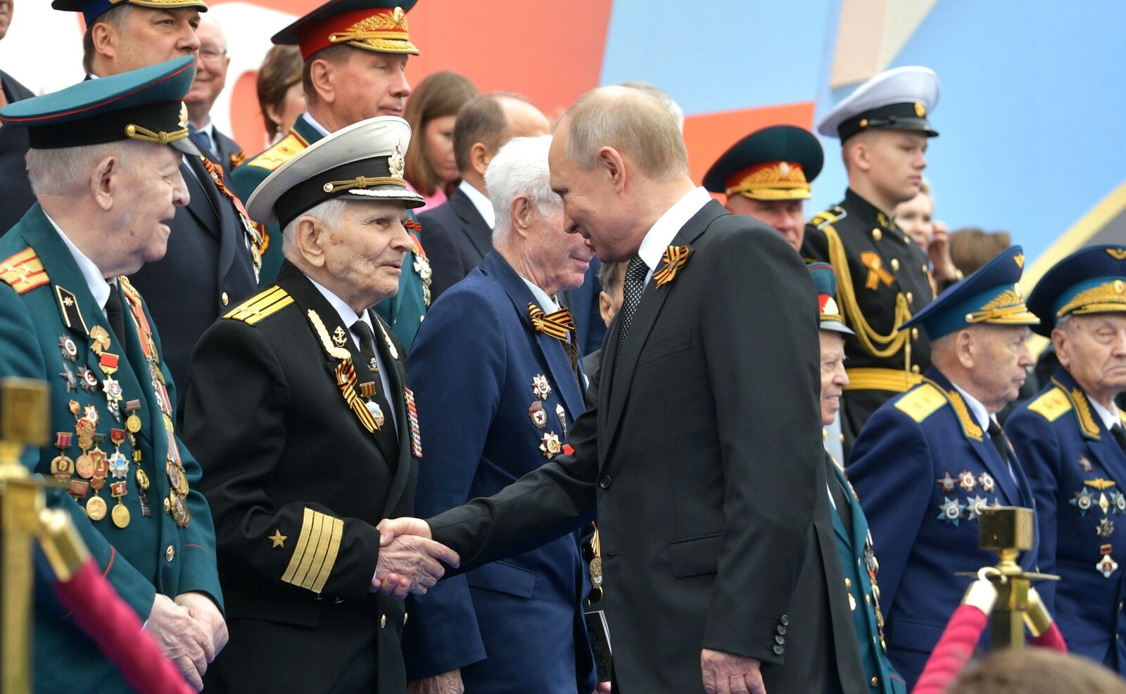 Путин направил поздравления жителям стран СНГ по случаю 77-й годовщины Победы в Великой Отечественной войне