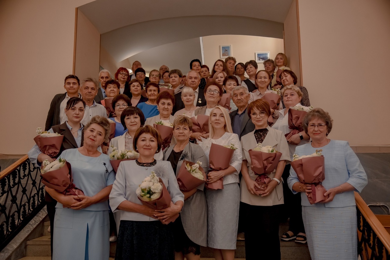 Янаульские медики получили в Уфе госнаграды и служебный автомобиль