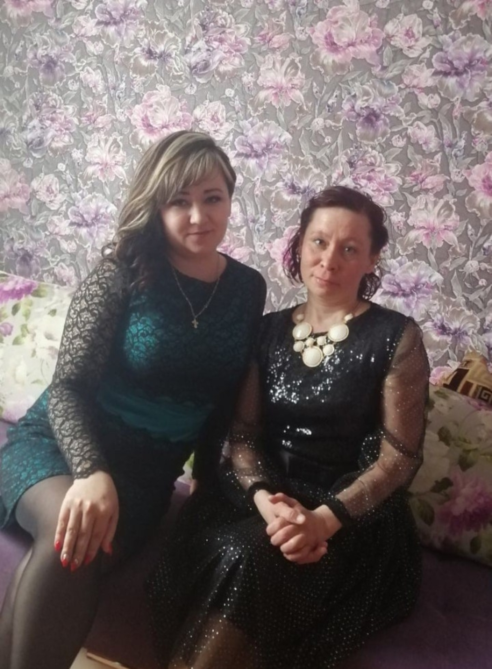 Твоя улыбка, мама, самая яркая и нежная, самая добрая и искренняя