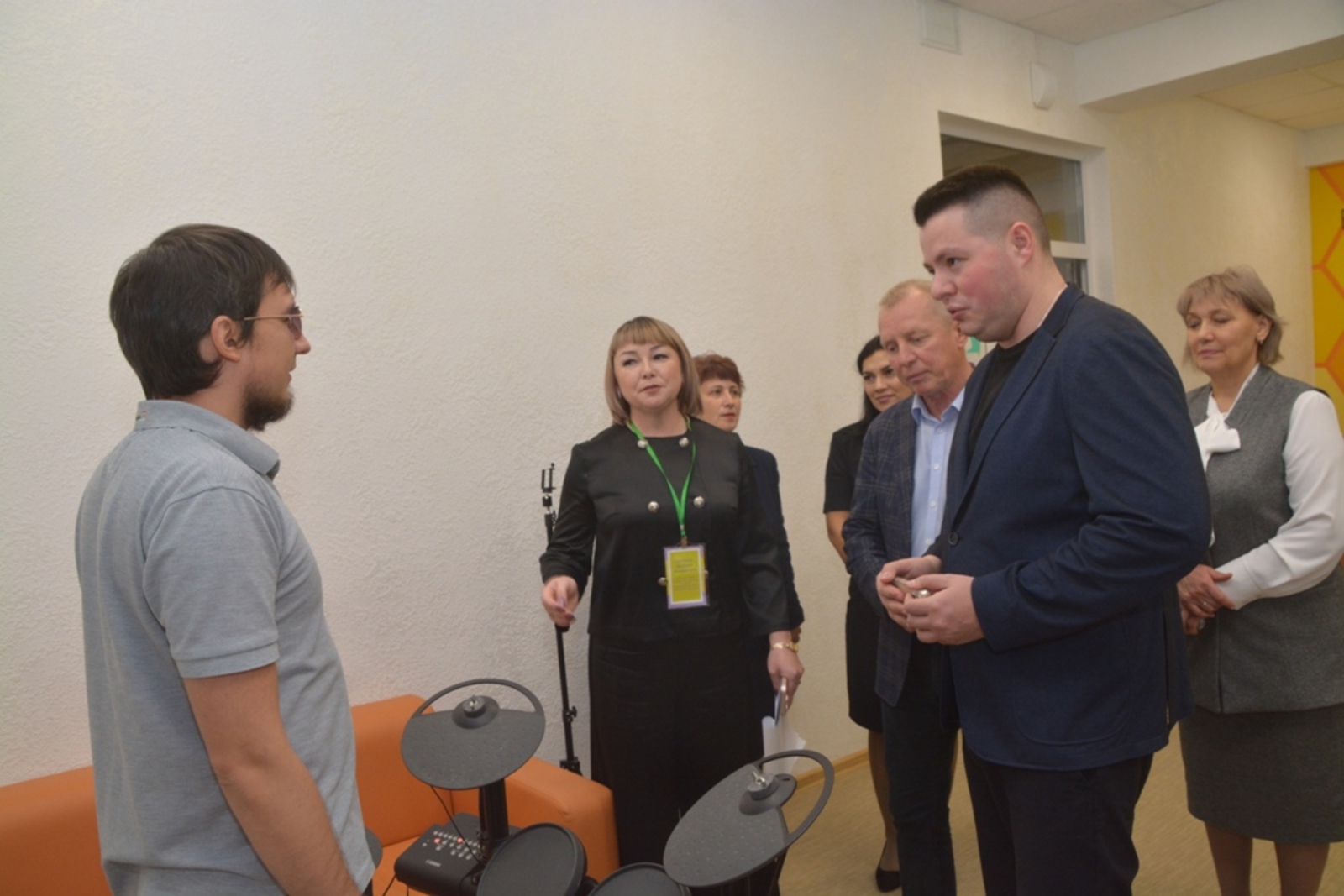 Ильдар Шарипов  Министр молодежной политики РБ Вито Сабиров общается в Владиславом Глуховым (Янаул)