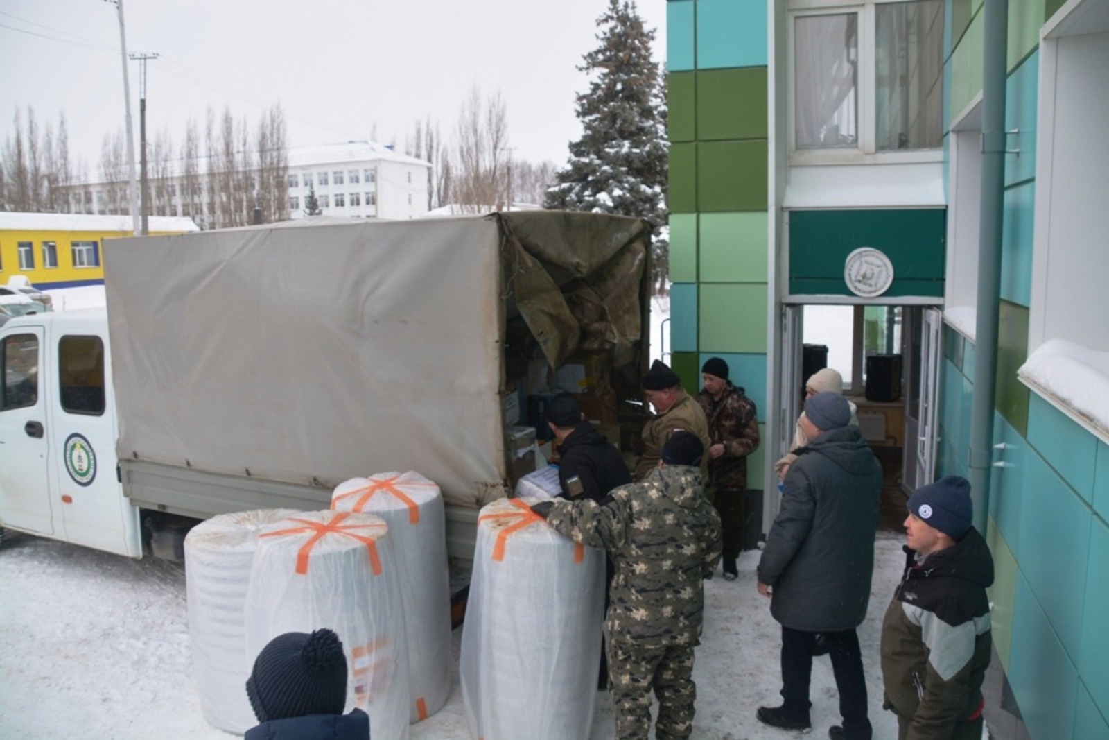 Ильдар Шарипов  Янаул, идет погрузка гуманитарки для СВОих