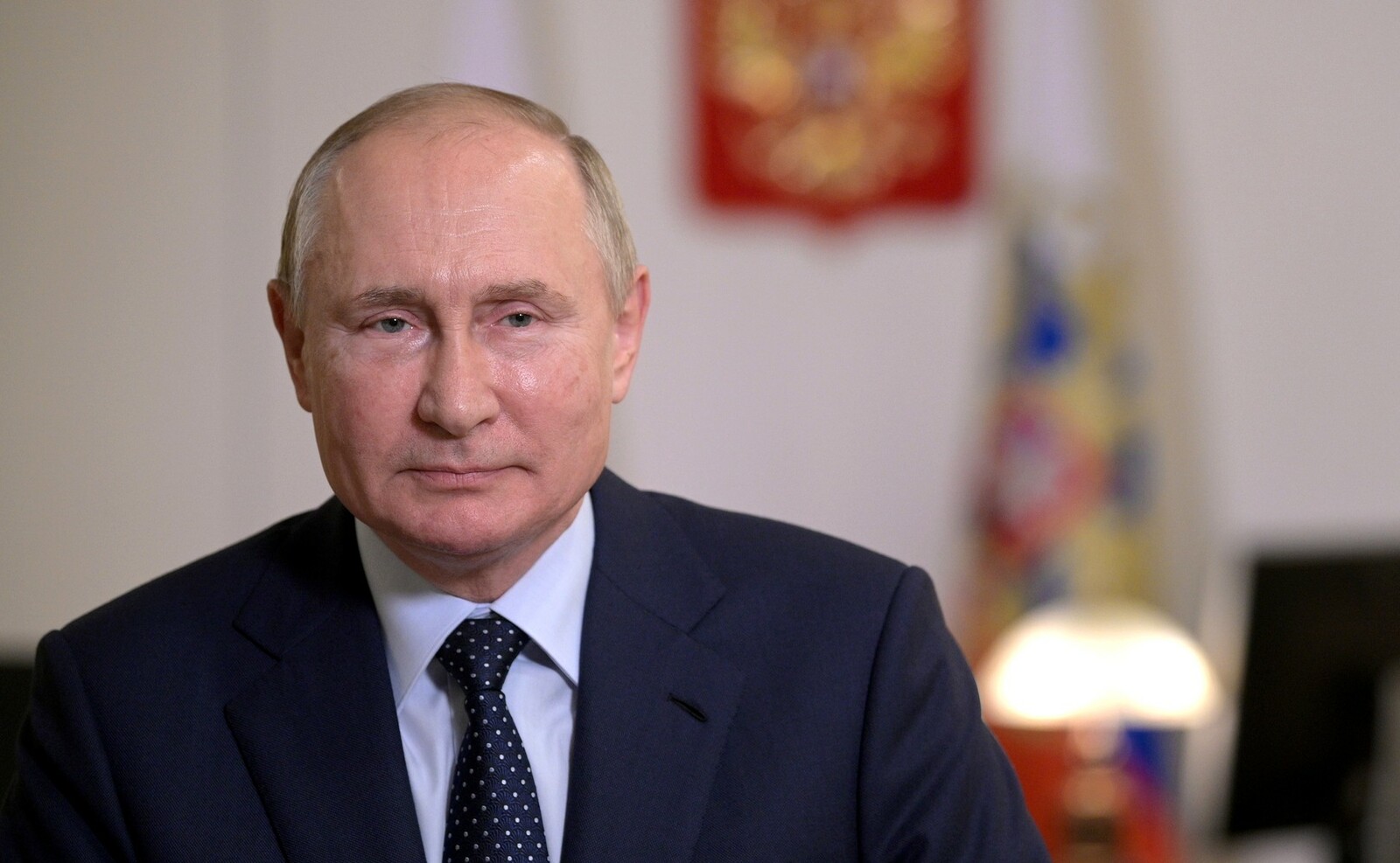 Путин поздравил аграриев страны