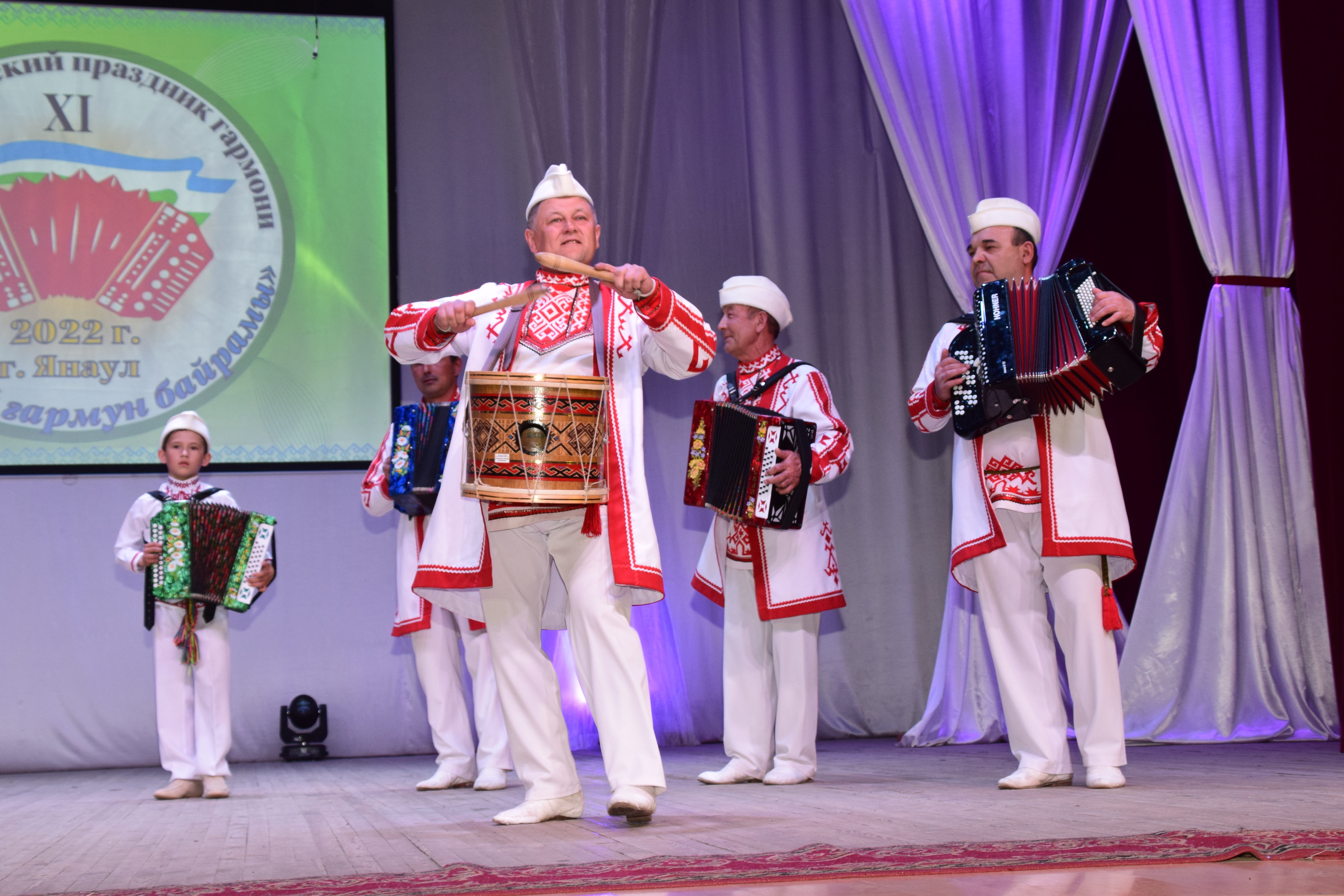 В Башкирии гармонистов приглашают к участию в конкурсе «Моңға бай гармун байрамы»