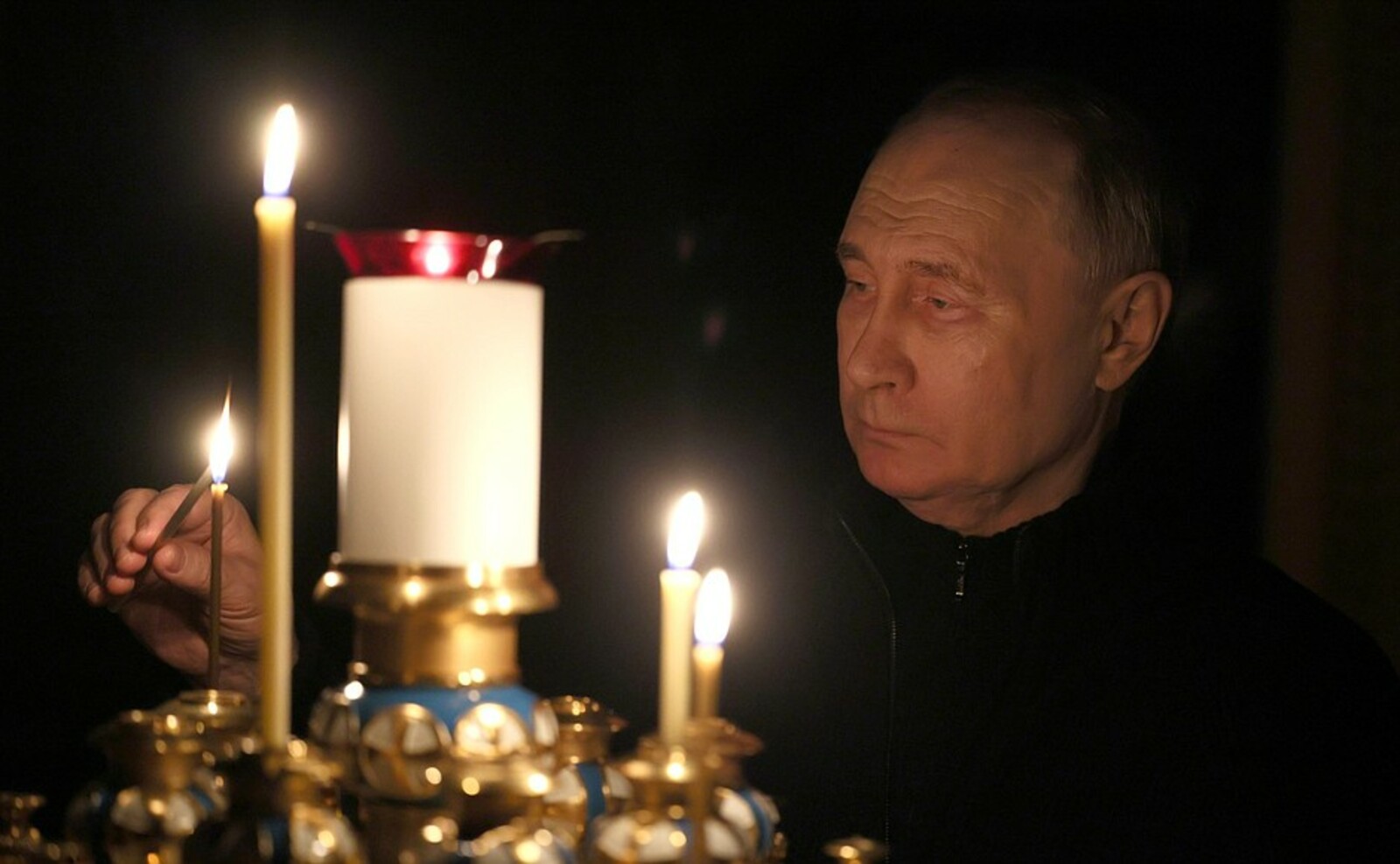 Владимир Путин почтил память жертв теракта в «Крокус Сити Холле»