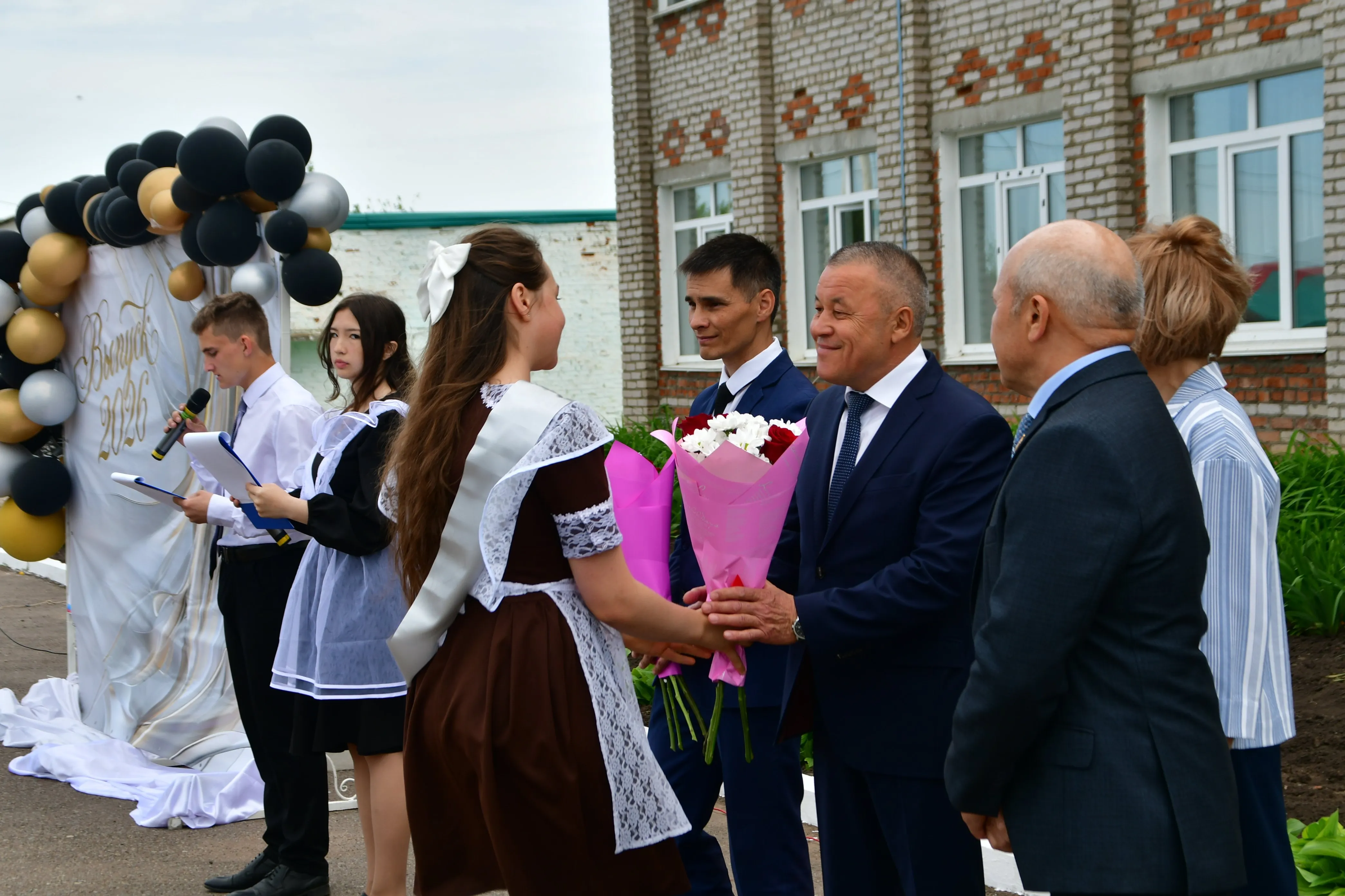 В школах района прозвенел последний звонок