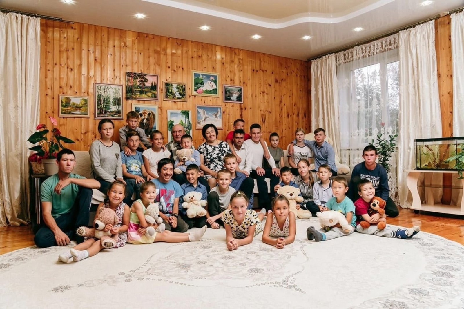 Супруги из Башкирии воспитывают сорок детей
