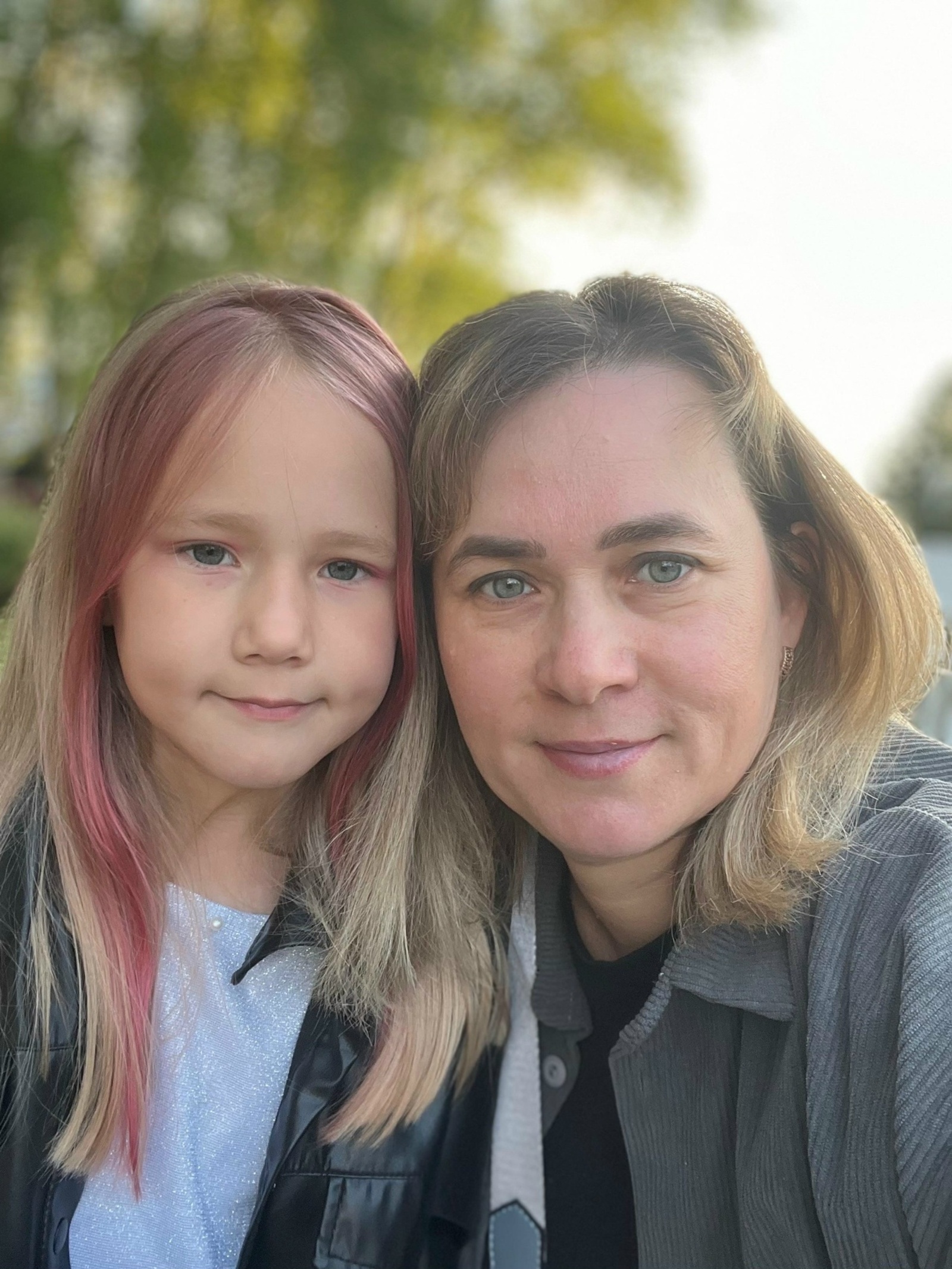 С мамой мы вместе делаем уроки и готовим вкусные блюда