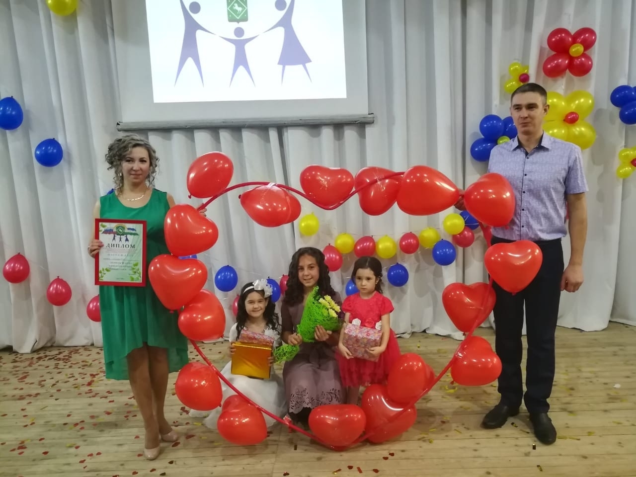 У нашей мамы нежное сердце, мудрая душа и всегда открытые объятия