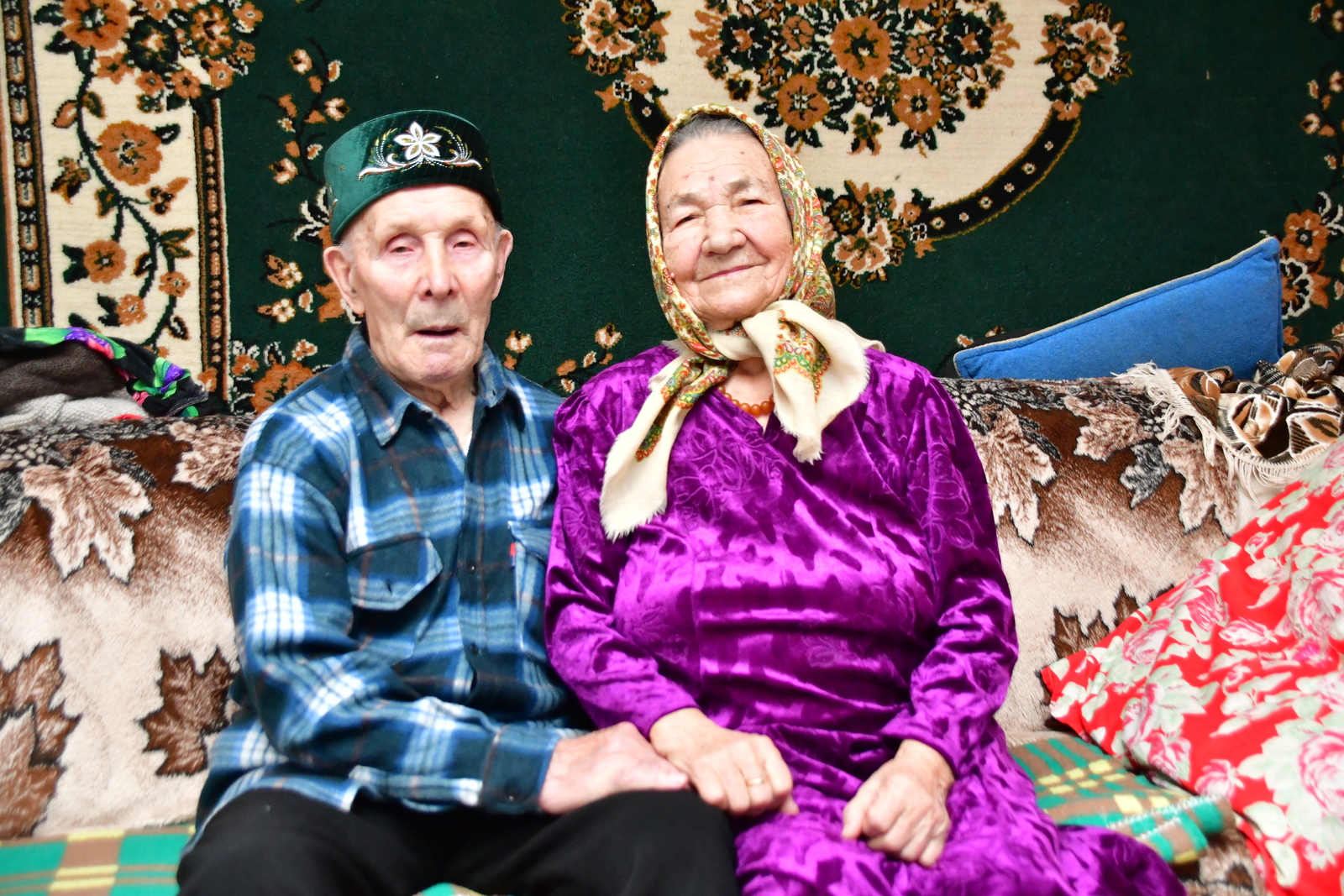 Ждут "атласную", затем уже "благодатную"