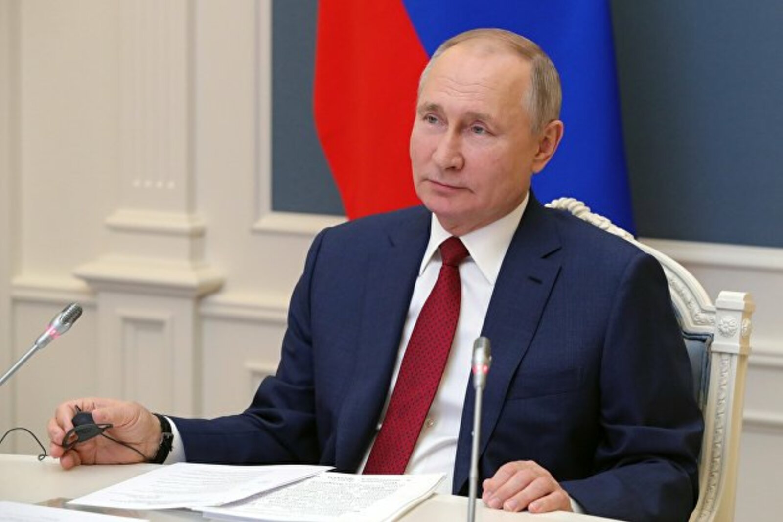 Путин поздравил работников транспортной отрасли с профессиональным праздником