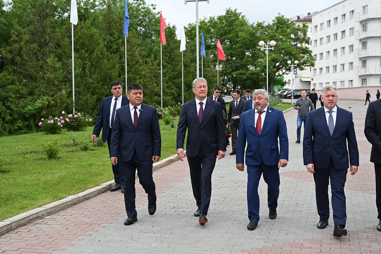 пресс-служба Главы Республики Башкортостан Глава Башкирии принял участие в праздничных мероприятиях в честь Дня России