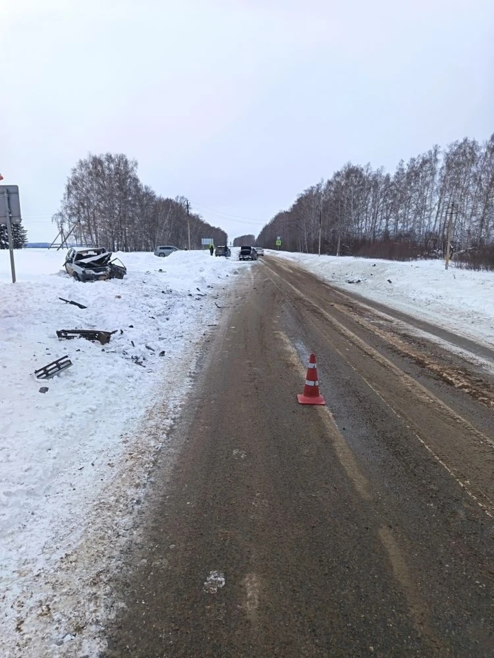 Возле деревни Ямбаево произошло лобовое столкновение легковушек