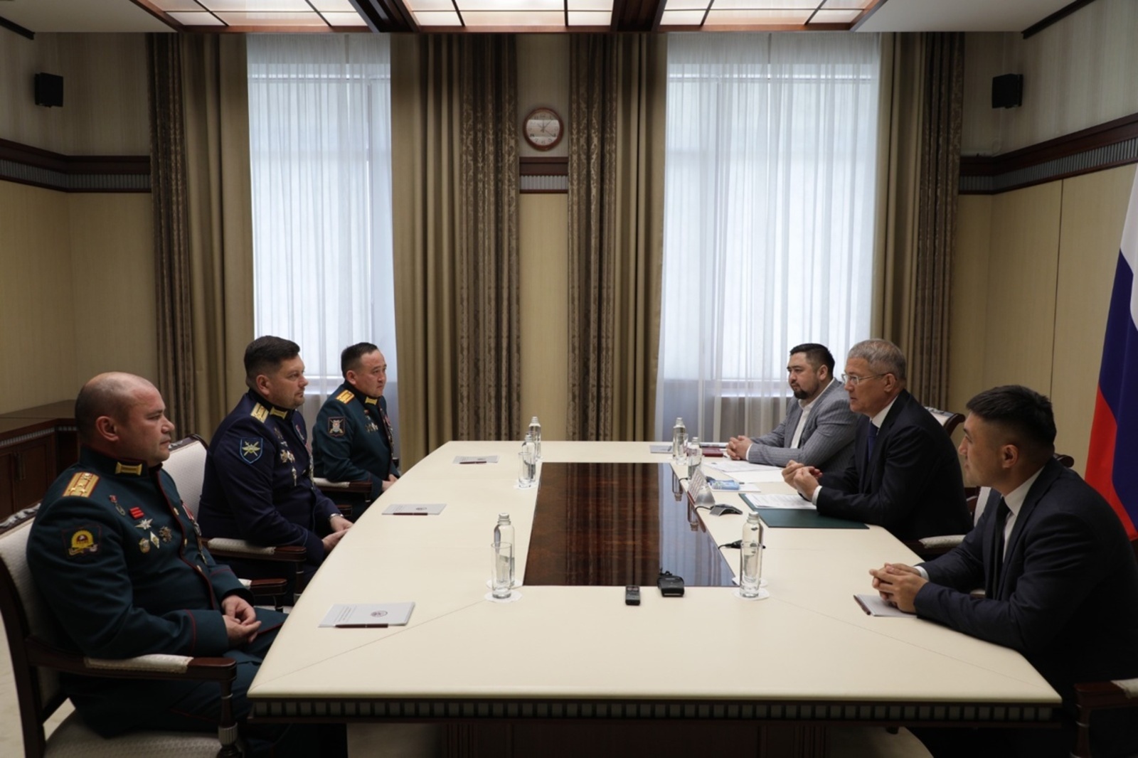 соцсети Радия Хабирова  Радий Хабиров обсудил с офицерами спецоперации их работу в Башкирии