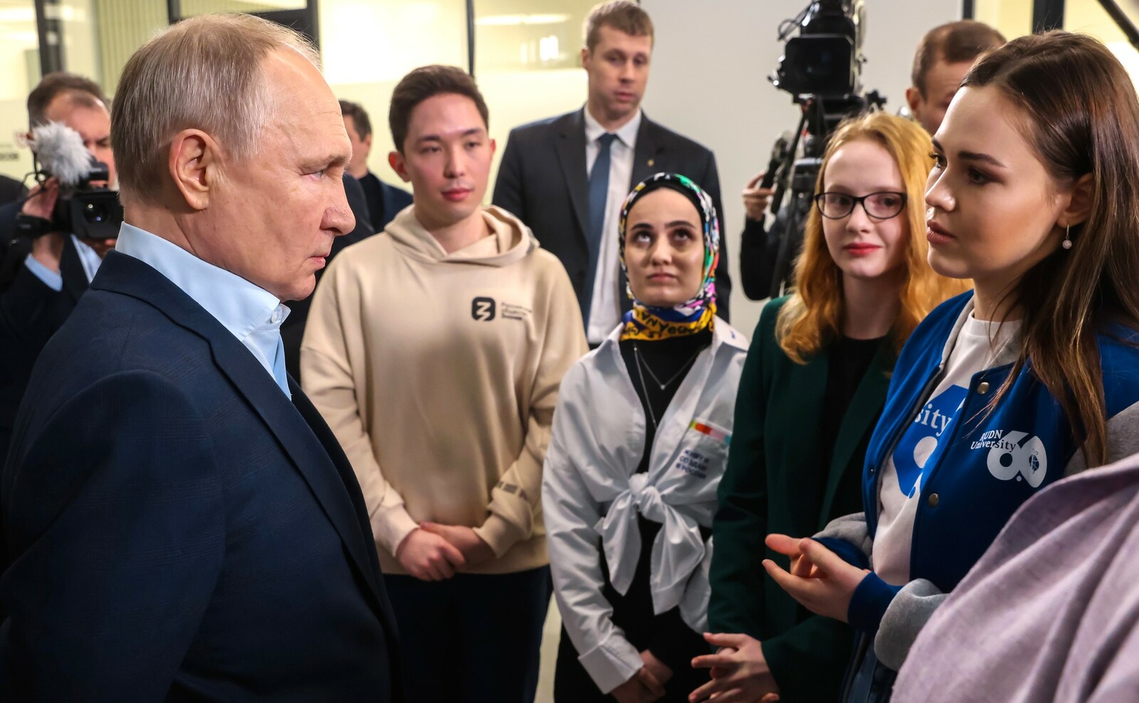 Путин одобрил идею проведения Всемирного фестиваля молодежи